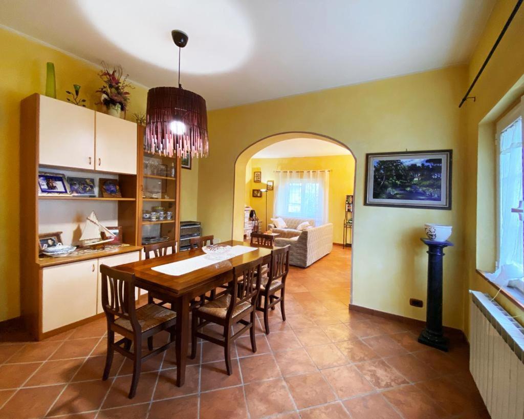 La Madonnina Bed and Breakfast Querceta Exteriör bild