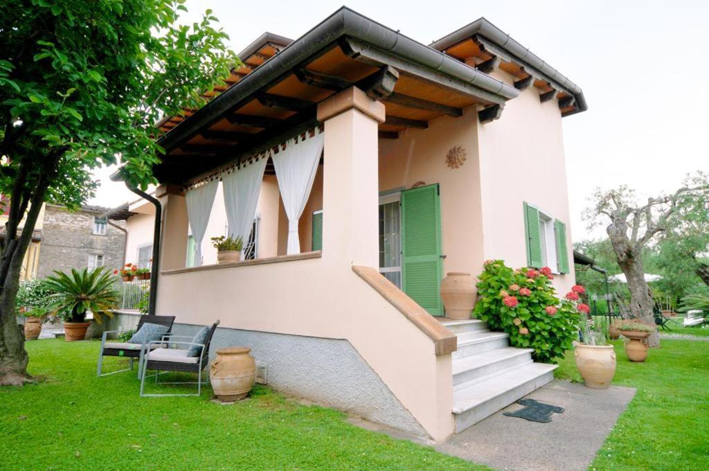 La Madonnina Bed and Breakfast Querceta Exteriör bild